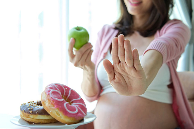 Bữa sáng cho bà bầu 3 tháng cuối có thai nhi thừa cân