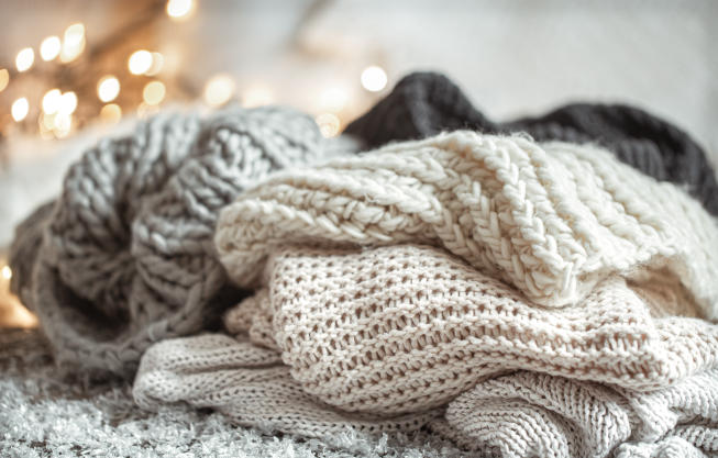 Vải len là loại vải được dệt thông qua việc thu sợi từ lông cừu và một số loài động vật khác