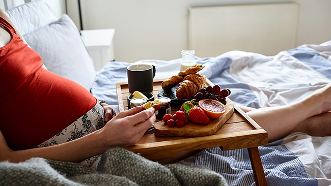 Mẹ bầu 3 tháng cuối bữa sáng không nên ăn gì?