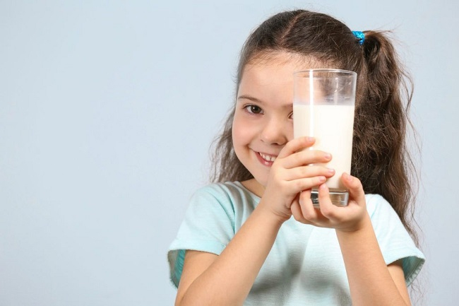 Tác hại uống sữa cao năng lượng sai cách