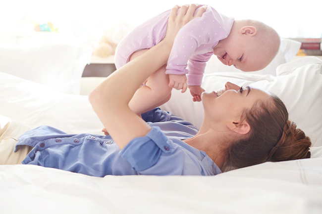 Mẹo khắc phục tình trạng ngực to ngực nhỏ khi cho bé bú cho mẹ