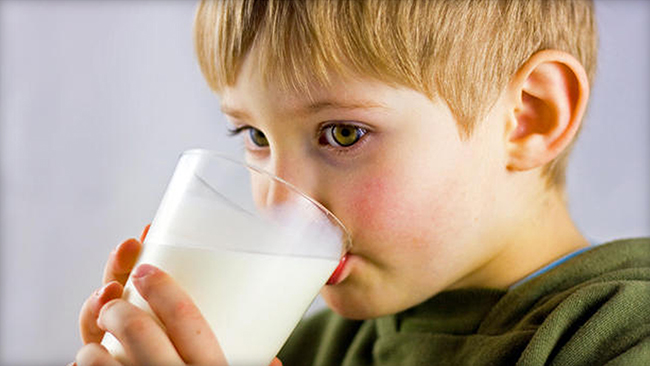 Thời điểm bé uống sữa cao năng lượng theo thể trạng