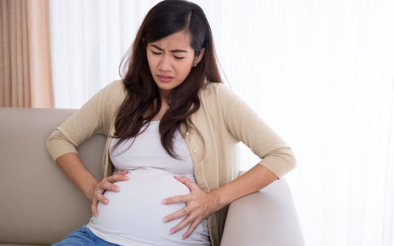 Có rất nhiều nguyên nhân khiến mẹ bầu bị táo bón trong thai kỳ
