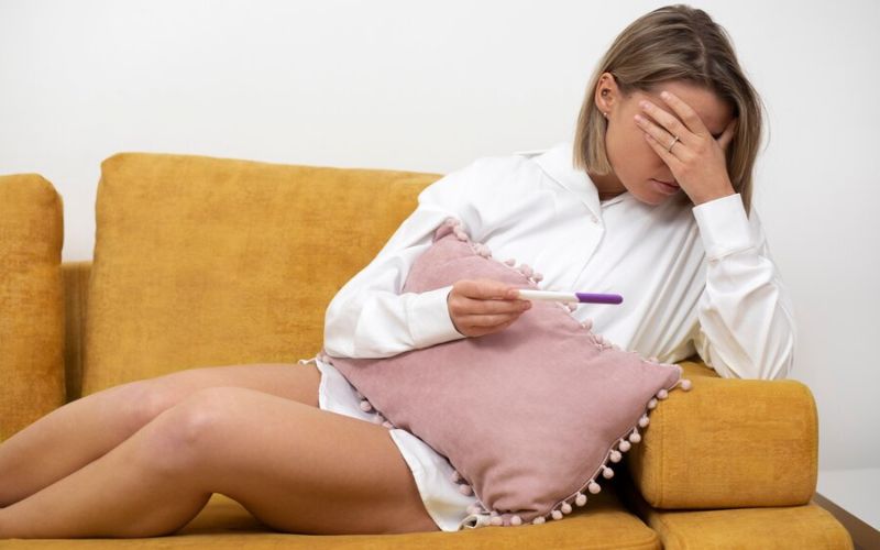Buồn nôn ốm nghén là một trong những dấu hiệu của mang thaihưn