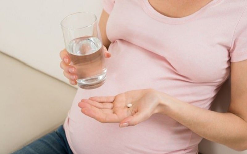 Tham khảo ý kiến bác sĩ  về băn khoăn uống prenatal có cần uống thêm sắt và canxi không mẹ nhé